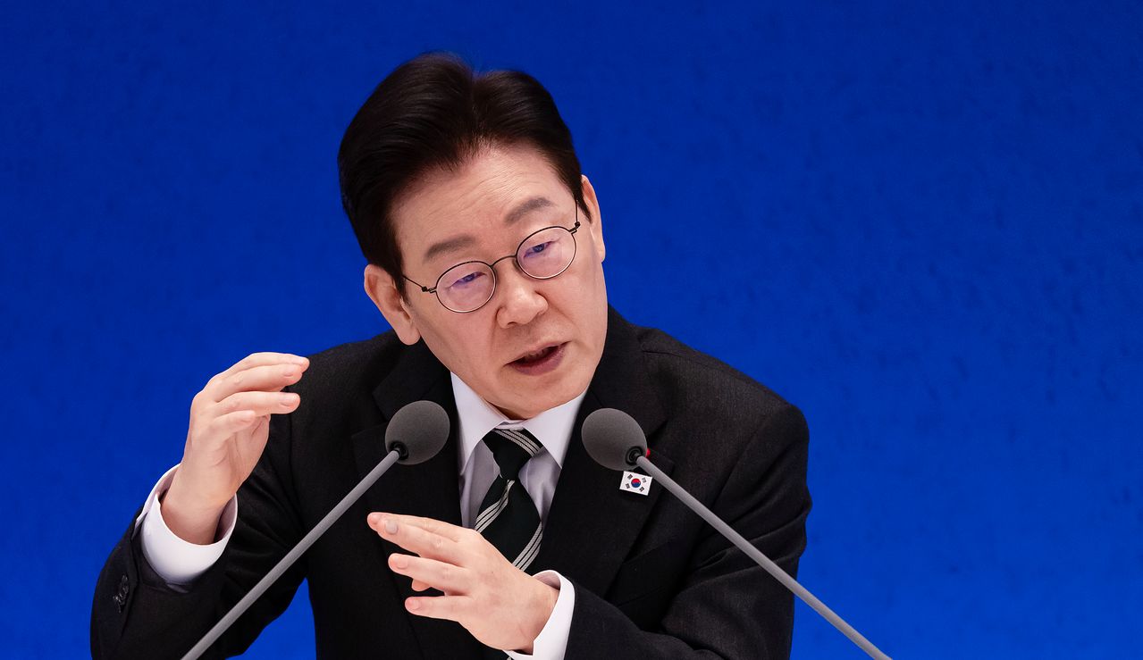 이재명 대통령이 지난달 21일 오전 청와대 영빈관에서 2026 신년 기자회견 ‘함께 이루는 대전환, 모두 누리는 대도약’에서 발언하고 있다. 전민규 기자