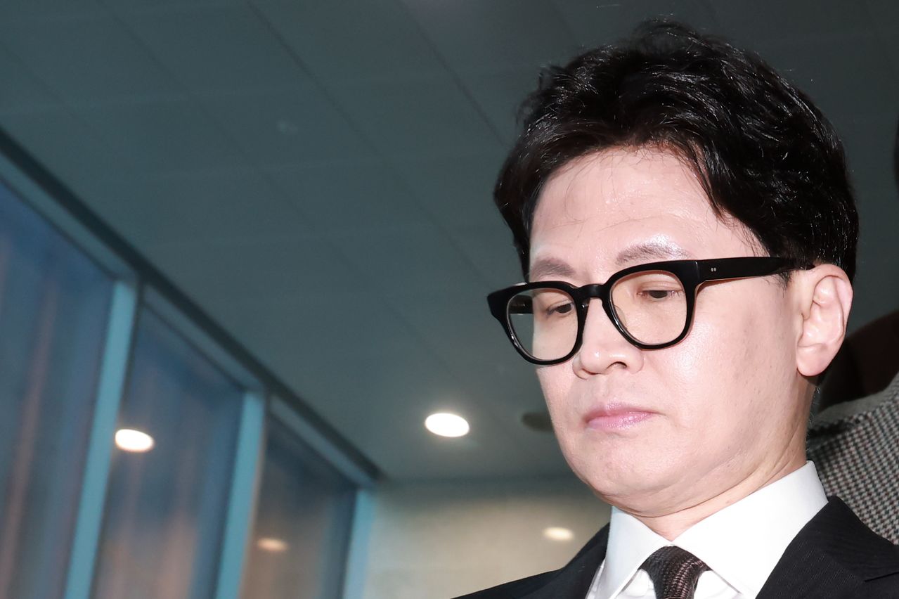 한동훈 전 국민의힘 대표가 1월 29일 오후 소통관에서 자신의 제명과 관련된 기자회견을 마친 뒤 이동하고 있다. 임현동 기자