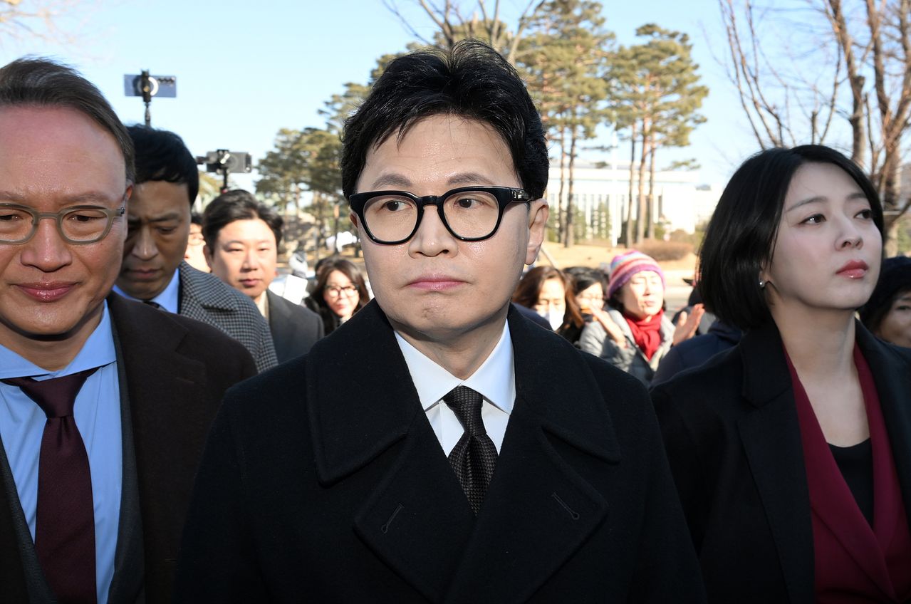 한동훈 전 국민의힘 대표가 1월 29일 서울 여의도 국회 소통관에서 국민의힘 지도부의 제명 결정에 관한 입장 발표를 위해 발걸음을 옮기고 있다. 뉴스1
