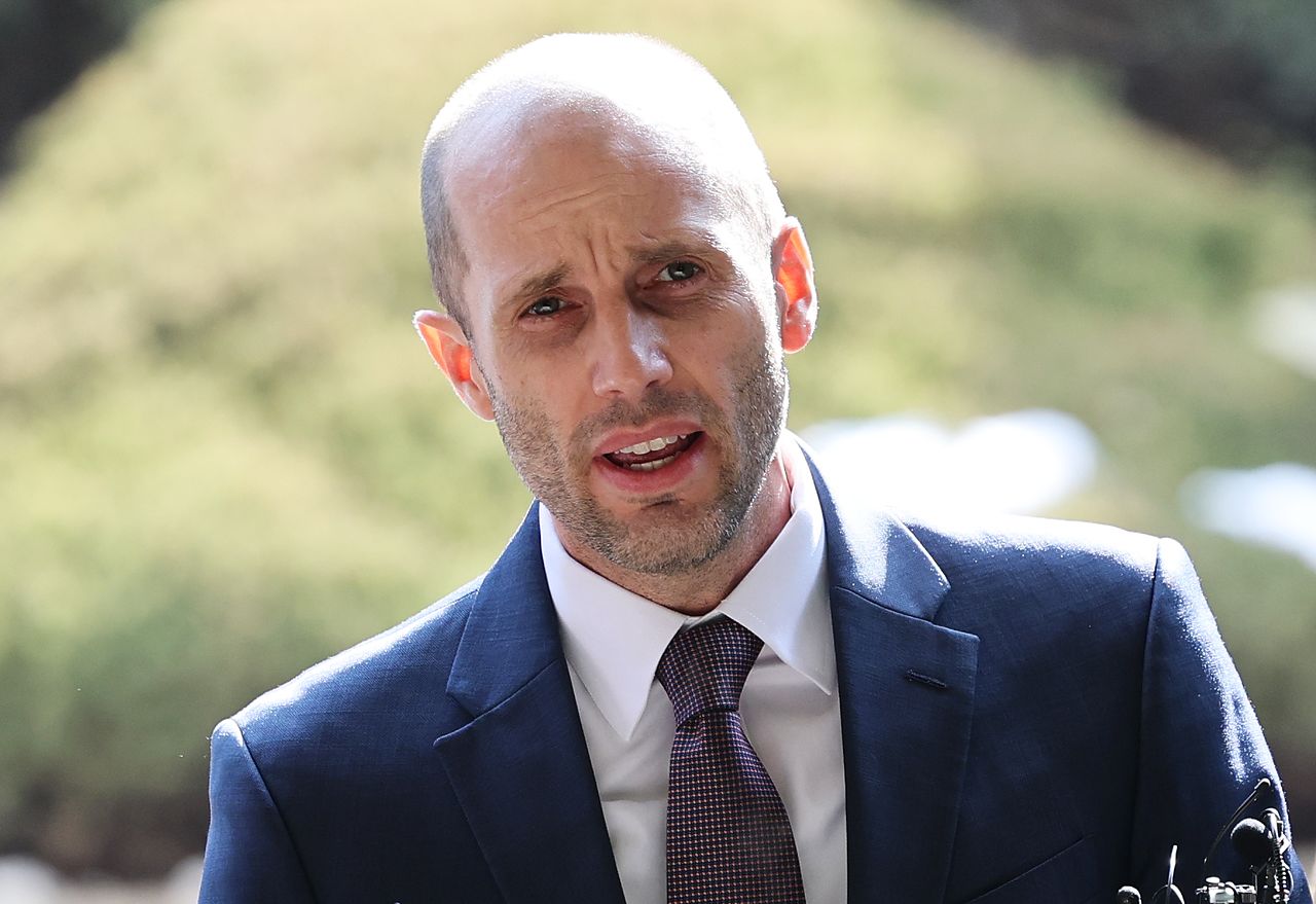 해롤드 로저스 쿠팡 한국법인 임시대표가 지난 1월 30일 오후 서울 종로구 서울경찰청 쿠팡 수사 종합 태스크포스(TF)에서 '셀프 조사' 관련 증거인멸 등 혐의와 관련한 피고발인 조사를 받기 위해 출석하며 심경을 밝히고 있다. 뉴스1