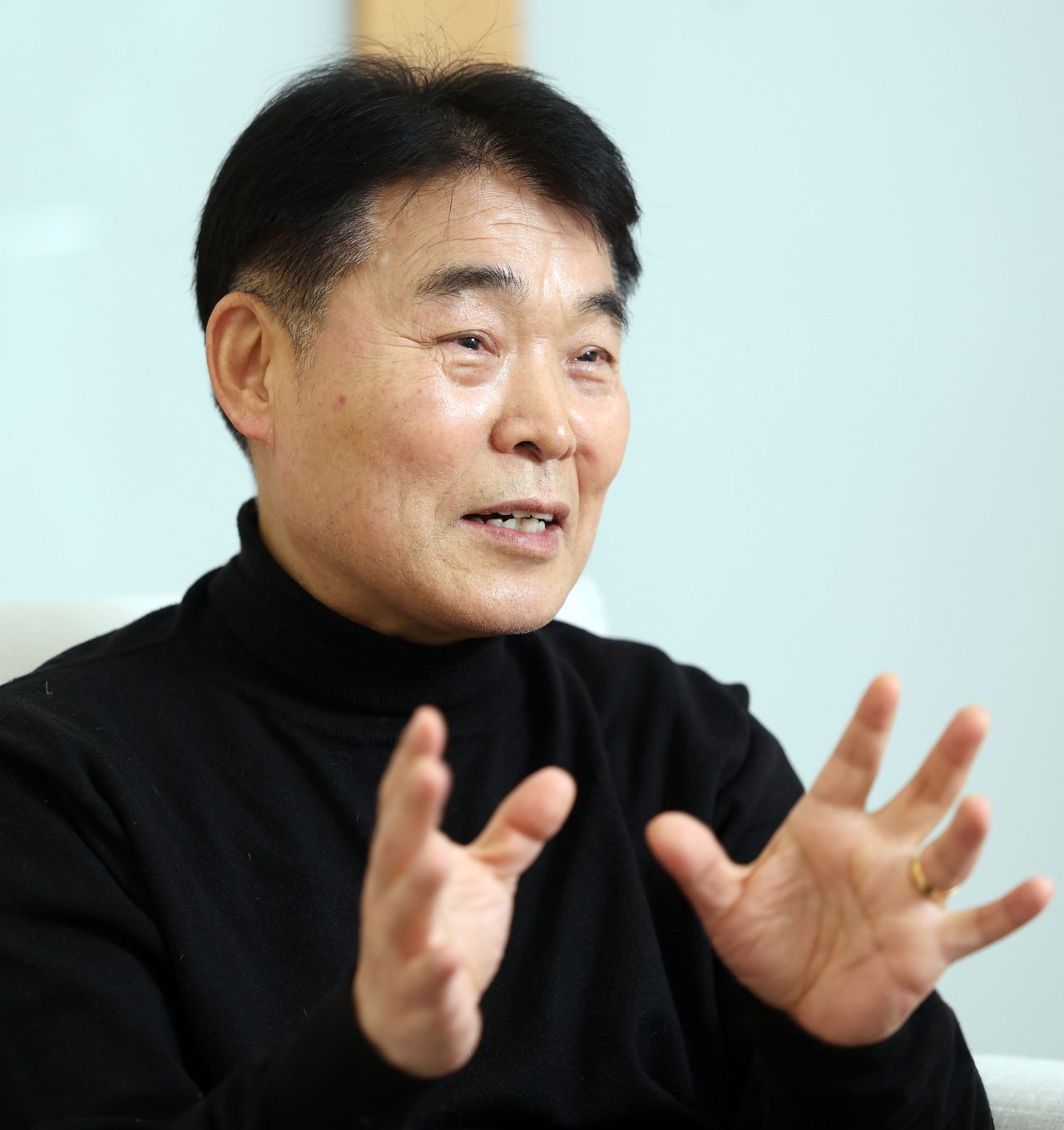 이의웅씨는 명예퇴직 후 4년 동안 자격증을 28개 취득했다. "기술 없는 문과 출신 중년 남성이 상품성을 높이려면 기술 자격증을 따야 한다"고 강조했다. 변선구 기자