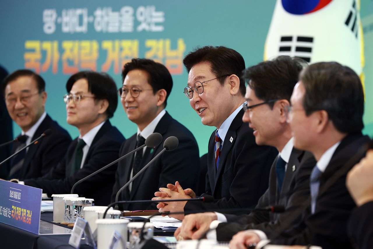 이재명 대통령이 6일 오후 경남 창원컨벤션센터에서 열린 ‘경남의 마음을 듣다’ 타운홀미팅에서 발언을 하고 있다. [청와대사진기자단]