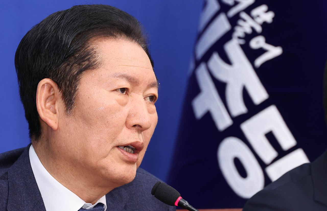 정청래 더불어민주당 대표가 6일 오전 국회에서 열린 최고위원회의에서 발언하고 있다. 임현동 기자