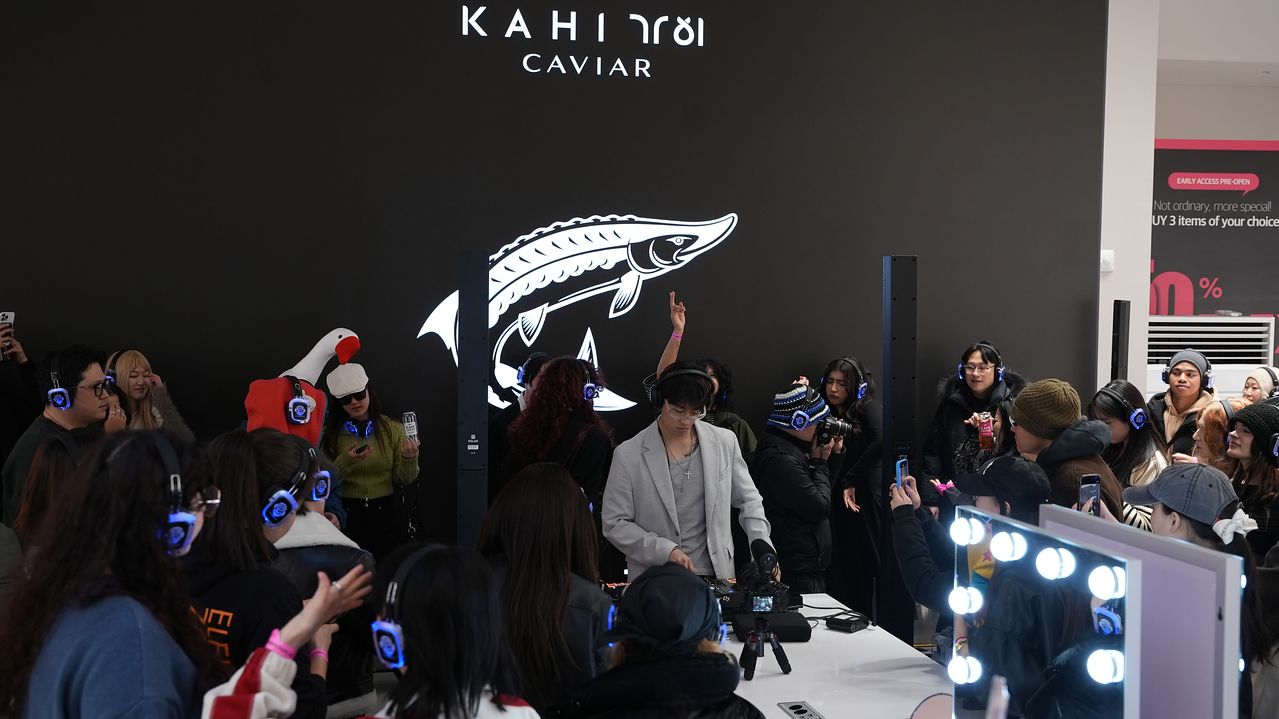 북촌 모닝 레이브는 술기운에 기대지 않고도 음악에 몰입하며 하루를 시작할 수 있다는 가능성을 보여준다. 사진 PROJECT120130