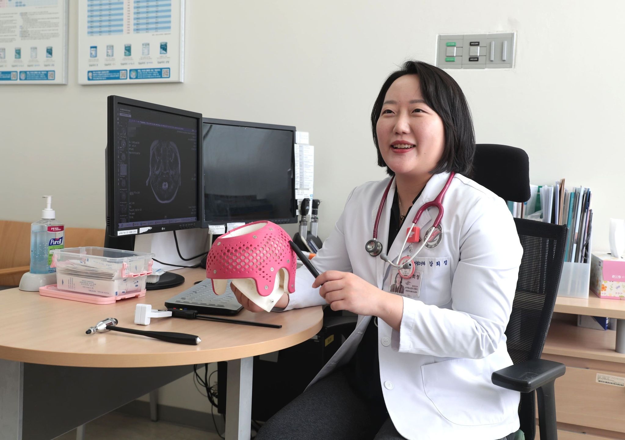 강희정 한림대동탄성심병원 소아청소년과 교수가 사두증 등을 설명하고 있다. 사진 한림대동탄성심병원