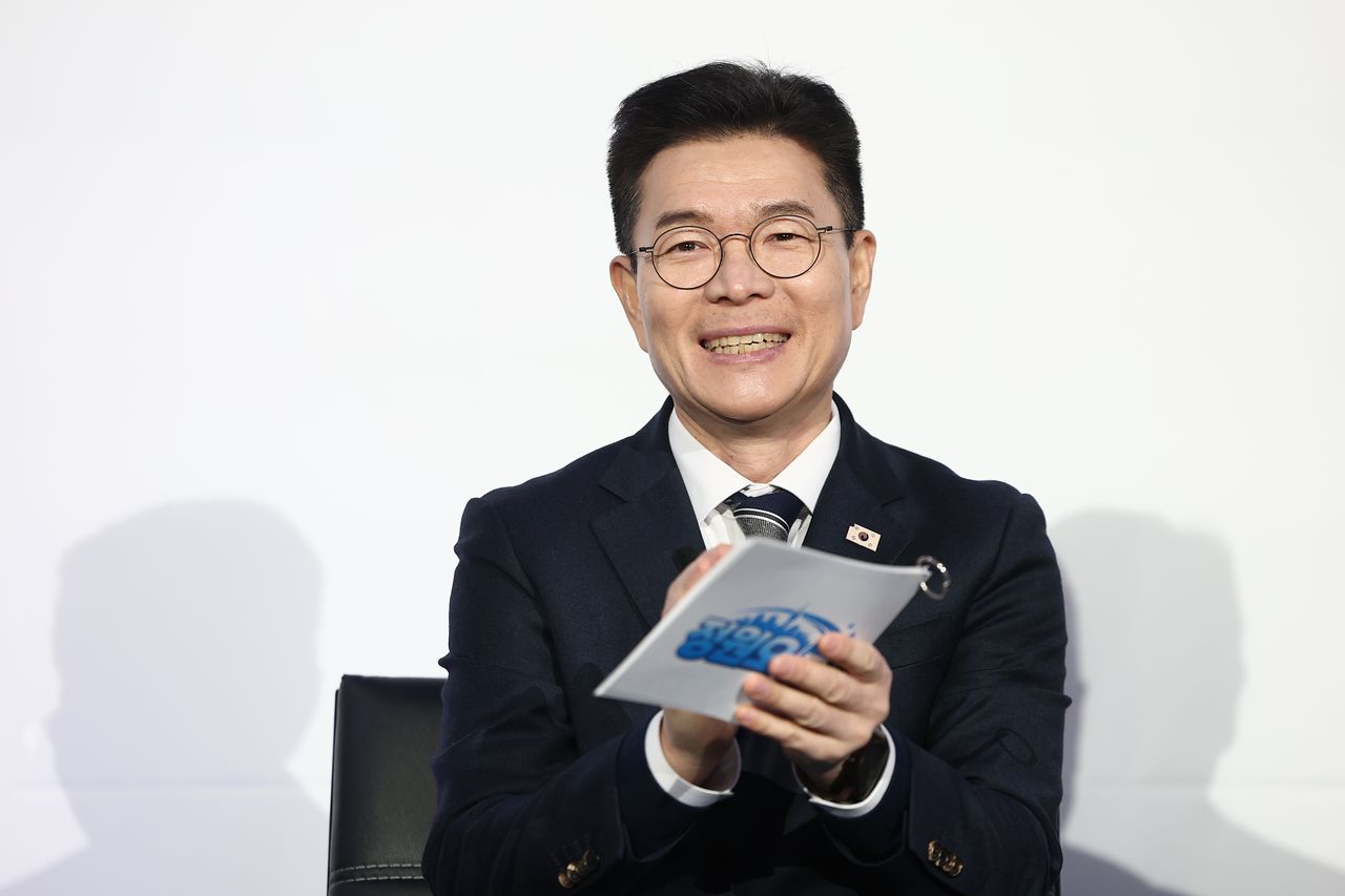 정원오 성동구청장이 8일 서울 올댓마인드 문래에서 열린 북콘서트에 참석하고 있다. 연합뉴스