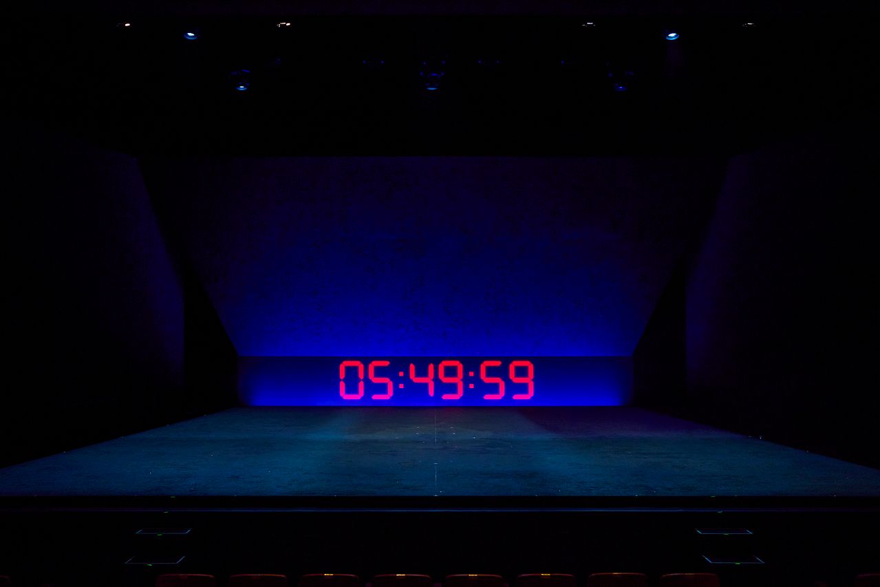 연극 '살아있는 자를 수선하기'는 19세 소년의 몸에서 51세 여성으로 심장이 옮겨지는 24시간의 이야기를 그렸다. 사진 프로젝트그룹 일다