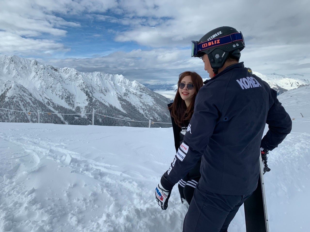 김상겸(37)과 배우자 박한솔(31)씨. 2019년 김상겸의 개인훈련 차 방문한 이탈리아 라칭스. 사진 박한솔씨 제공