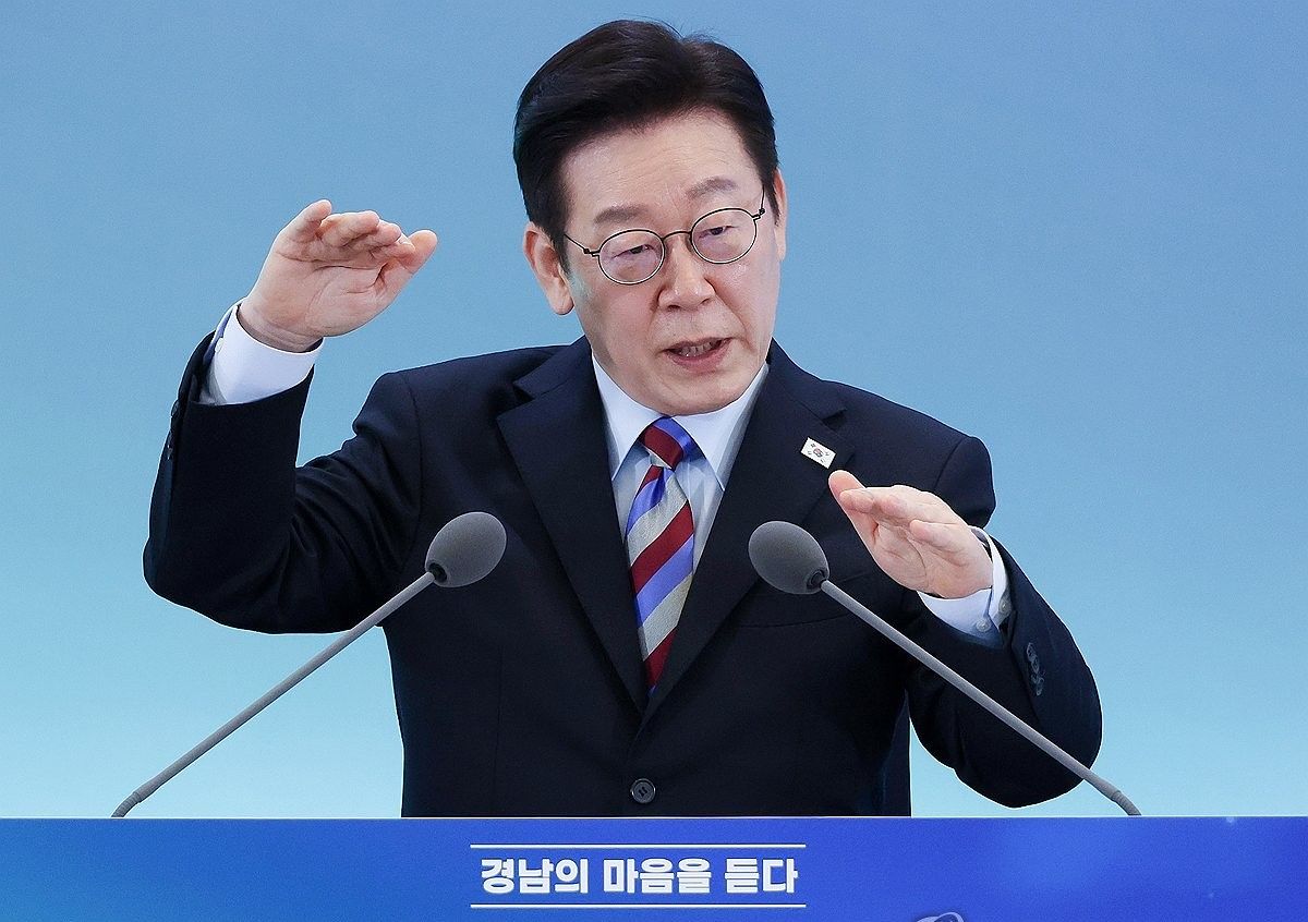 이재명 대통령이 6일 창원 성산구 창원컨벤션센터에서 열린 '경남의 마음을 듣다' 타운홀미팅 간담회에서 발언하고 있다. 연합뉴스