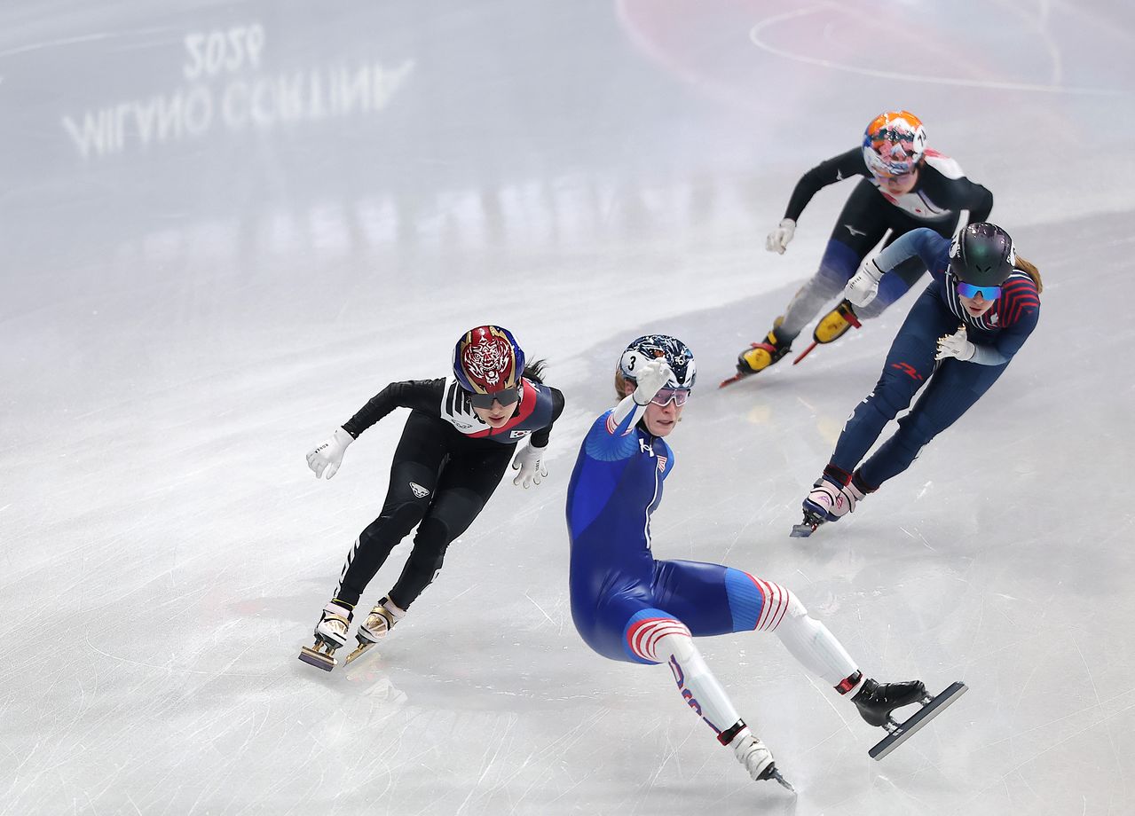 (밀라노=뉴스1) 김성진 기자 = 쇼트트랙 대표팀 김길리가 10일(현지시간) 이탈리아 밀라노 아이스 스케이팅 아레나에서 열린 2026 밀라노·코르티나담페초 동계올림픽 쇼트트랙 혼성 2000m 계주 8강전에서 질주하고 있다. 2026.2.10/뉴스1