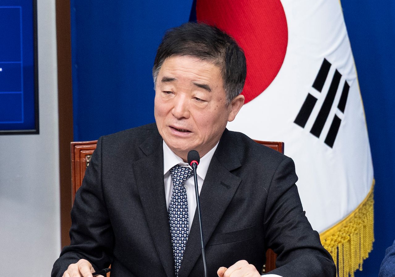 11일 강득구 최고위원이 국회에서 열린 최고위원회의에서 발언을 하고 있다. 연합뉴스