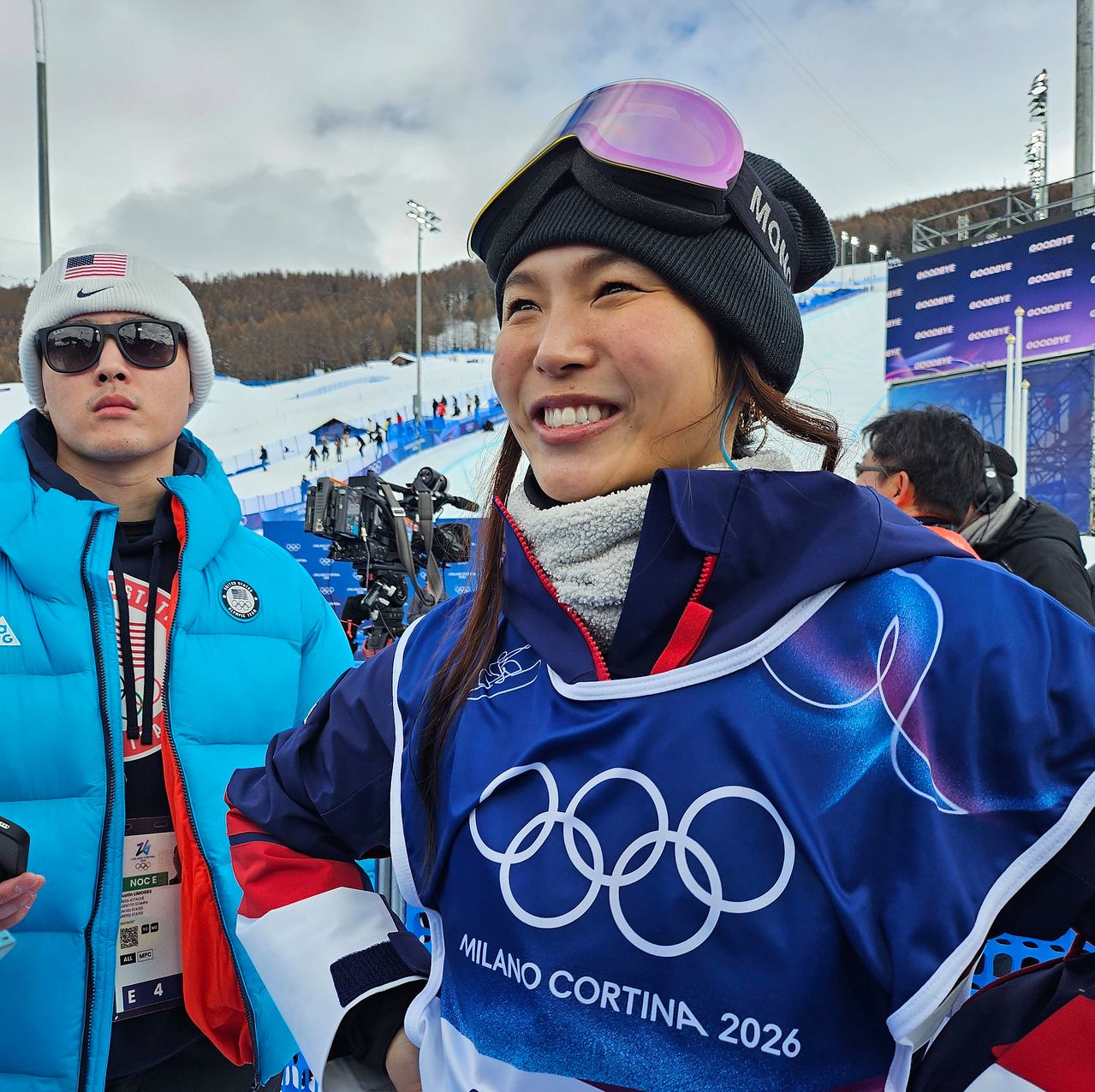 클로이 김이 11일(현지시간) 이탈리아 리비뇨 스노파크에서 열린 2026 밀라노·코르티나담페초 동계올림픽 스노보드 하프파이프 여자 예선을 1위로 마친 뒤 밝게 웃고 있다. 고봉준 기자