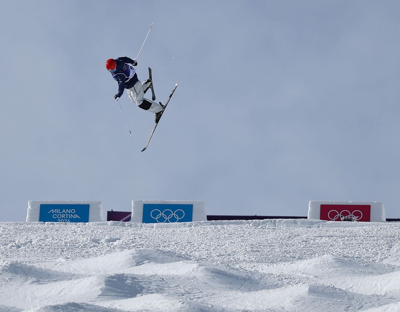 정대윤, 모굴 속으로   (리비뇨=연합뉴스) 류영석 기자 = 12일(현지시간) 이탈리아 리비뇨 에어리얼·모굴 파크에서 열린 2026 밀라노-코르티나담페초 동계올림픽 프리스타일 스키 남자 모굴 결승에 진출한 정대윤이 1차 경기를 펼치고 있다. 2026.2.12   ondol@yna.co.kr (끝)  〈저작권자(c) 연합뉴스, 무단 전재-재배포, AI 학습 및 활용 금지〉