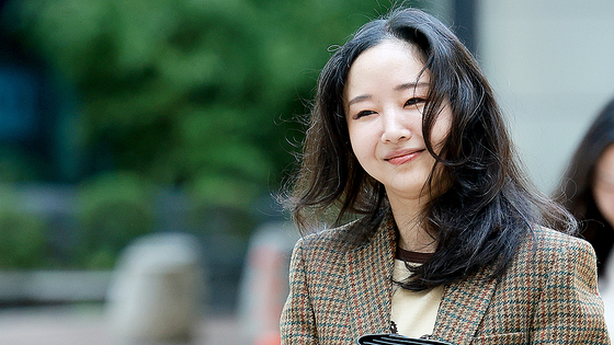 11일 서울중앙지법에서 열린 선고에 출석하는 민희진 전 어도어 대표. 연합뉴스