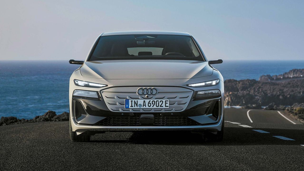 아우디의 전기차 전용 플랫폼 PPE(Premium Plat form Ele c tric)를 적용한 첫 번째 세단 ‘A6 e-트론’이 새로운 모빌리티 흐름을 반영하며 ‘올해의 베스트 체인지’ 부문상을 수상했다. [사진 아우디코리아]