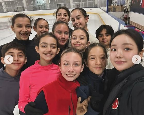 코치로 아이들을 가르치는 임은수. 사진 임은수 인스타그램 