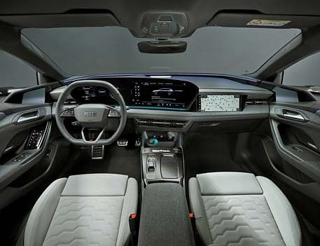 고해상도 버추얼 사이드미러와 OLED 파노라믹 디스플레이를 장착한 실내.