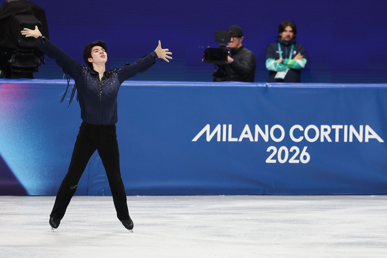 11일 열린 쇼트프로그램에서 연기를 펼치는 차준환. 밀라노=김종호 기자