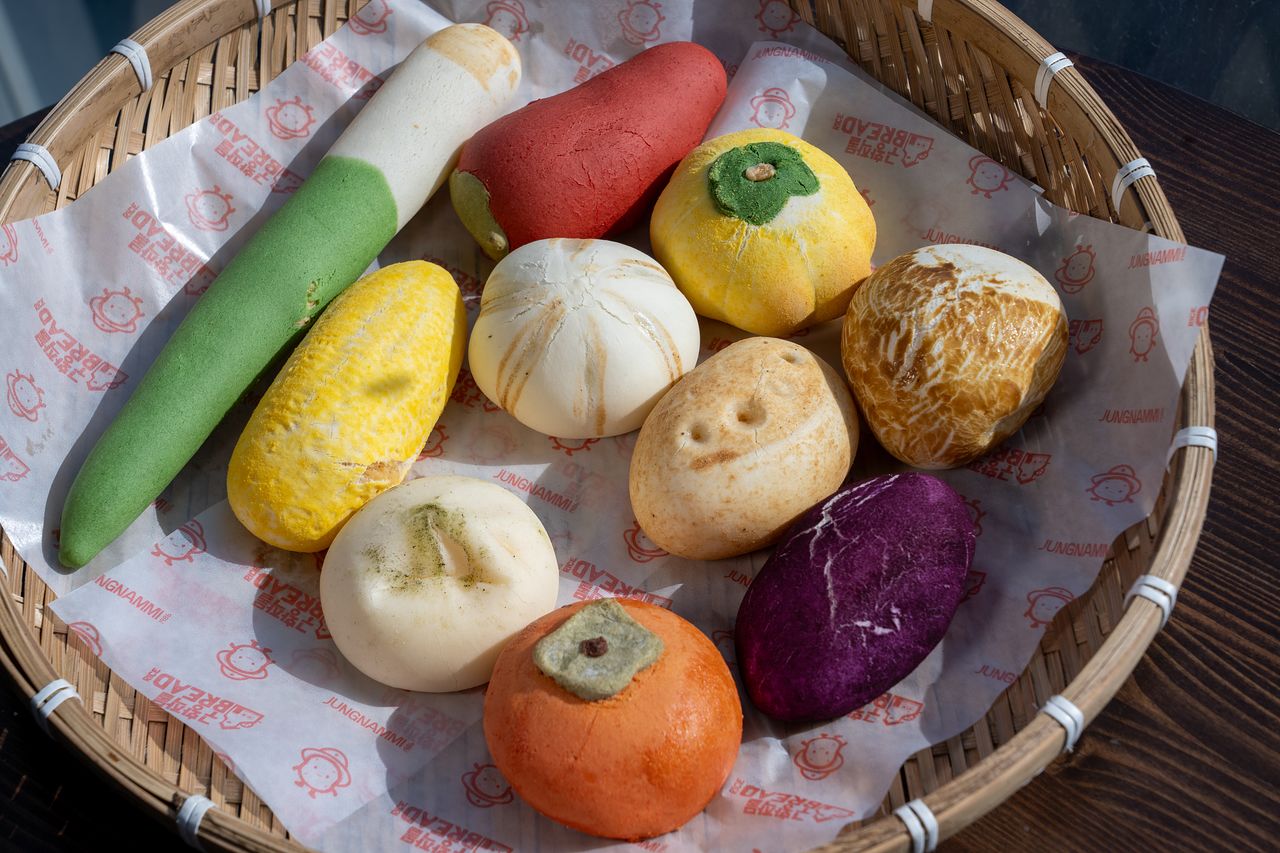 ‘정남미명과’의 구황작물빵. 갓 뜯은 채소 같지만, 정교하게 빚어 구운 빵이다.