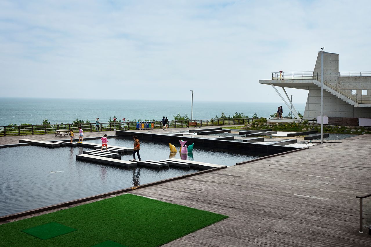 바다가 손에 잡힐 듯 가까운 옥계휴게소. 바다를 보며 쉬었다 가기 좋은 휴게소다. 사진 한국도로공사