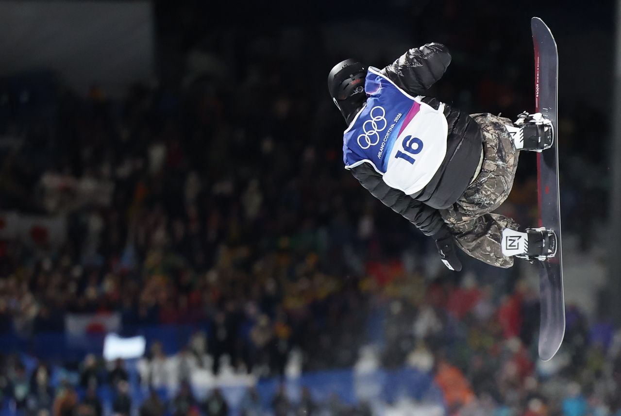 (리비뇨=뉴스1) 김진환 기자 = 스노보드 이채운이 13일(현지시간) 이탈리아 리비뇨 스노파크에서 열린 2026 밀라노·코르티나담페초 동계올림픽 스노보드 남자 하프파이프 결선에 출전해 경기를 펼치고 있다. 2026.2.14/뉴스1