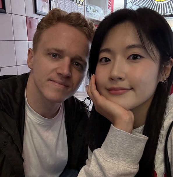 영국 남자 컬링 대표팀 바비 래미와 한국 여자 컬링 대표팀 설예은. 사진 바비 래미 인스타그램 캡처