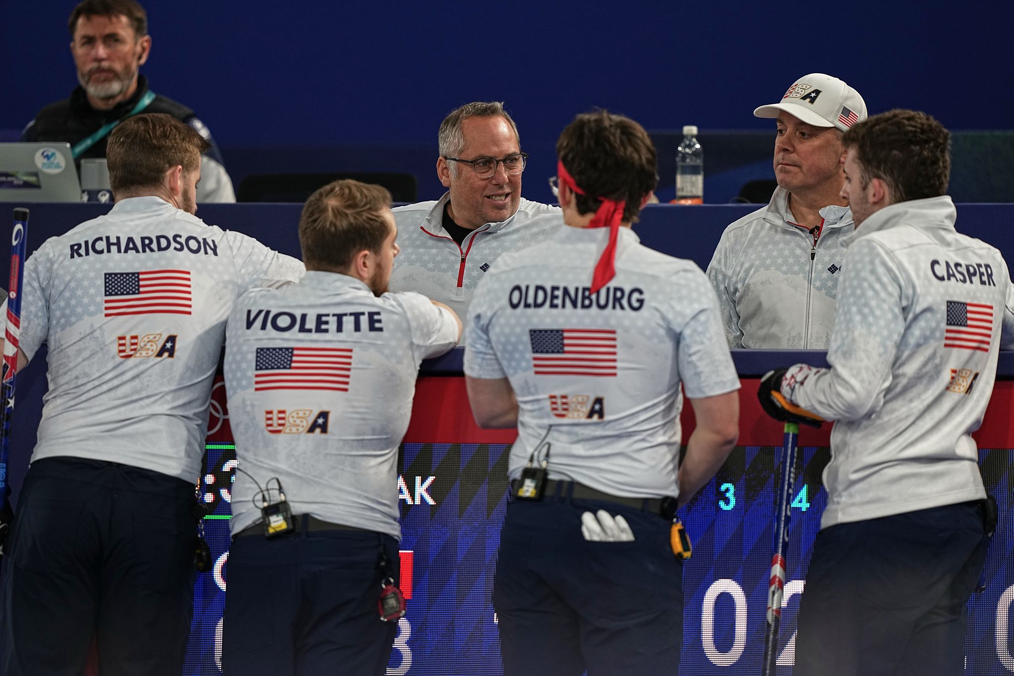 2026 밀라노·코르티나담페초 동계 올림픽 컬링 종목에 나선 54세의 리치 루호넨(오른쪽 둘째). AP=연합뉴스 