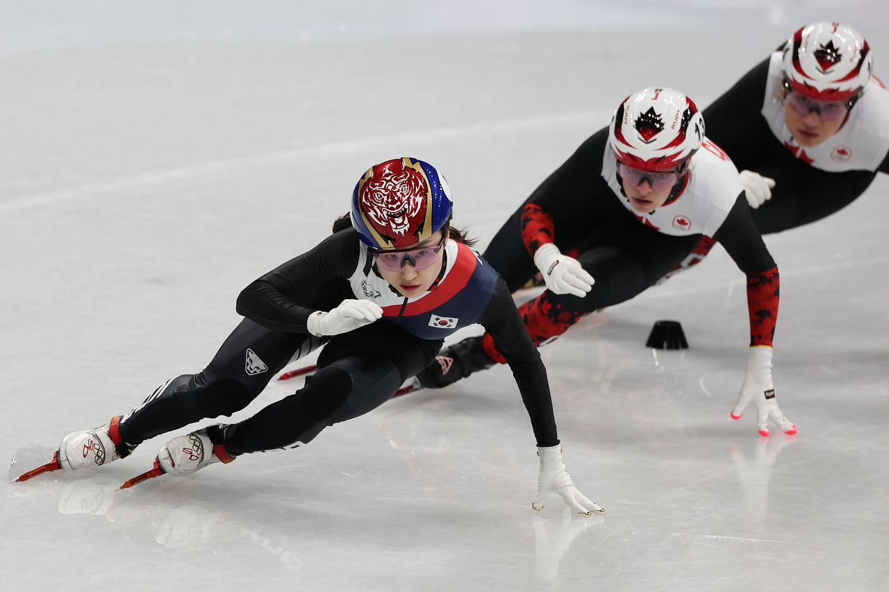 쇼트트랙 최민정이 12일(현지시간) 이탈리아 밀라노 아이스 스케이팅 아레나에서 열린 쇼트트랙 여자 500m 준결승에서 질주하고 있다. 김종호 기자 20260212