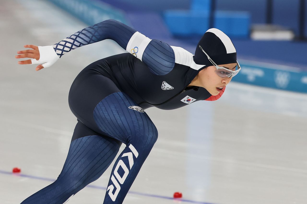 여자 500m 10위에 오른 스피드 스케이팅 국가대표 김민선. 밀라노=김종호 기자
