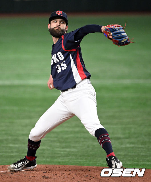 [OSEN=도쿄, 손용호 기자] 11일 도쿄 도쿄돔에서 2023 WBC(월드베이스볼클래식) 일본과 체코의 경기가 벌어졌다.체코 선발 사토리아가 역투하고 있다.2023.03.11/spjj@osen.co.kr