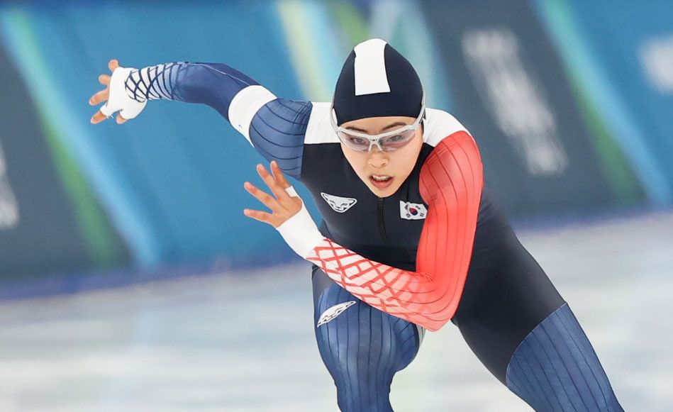 이나현이 15일(현지시간) 이탈리아 밀라노 스피드스케이팅 스타디움에서 열린 2026 밀라노 코르티나담페초 동계올림픽 스피드스케이팅 여자 500m에서 질주하고 있다. 김종호 기자 