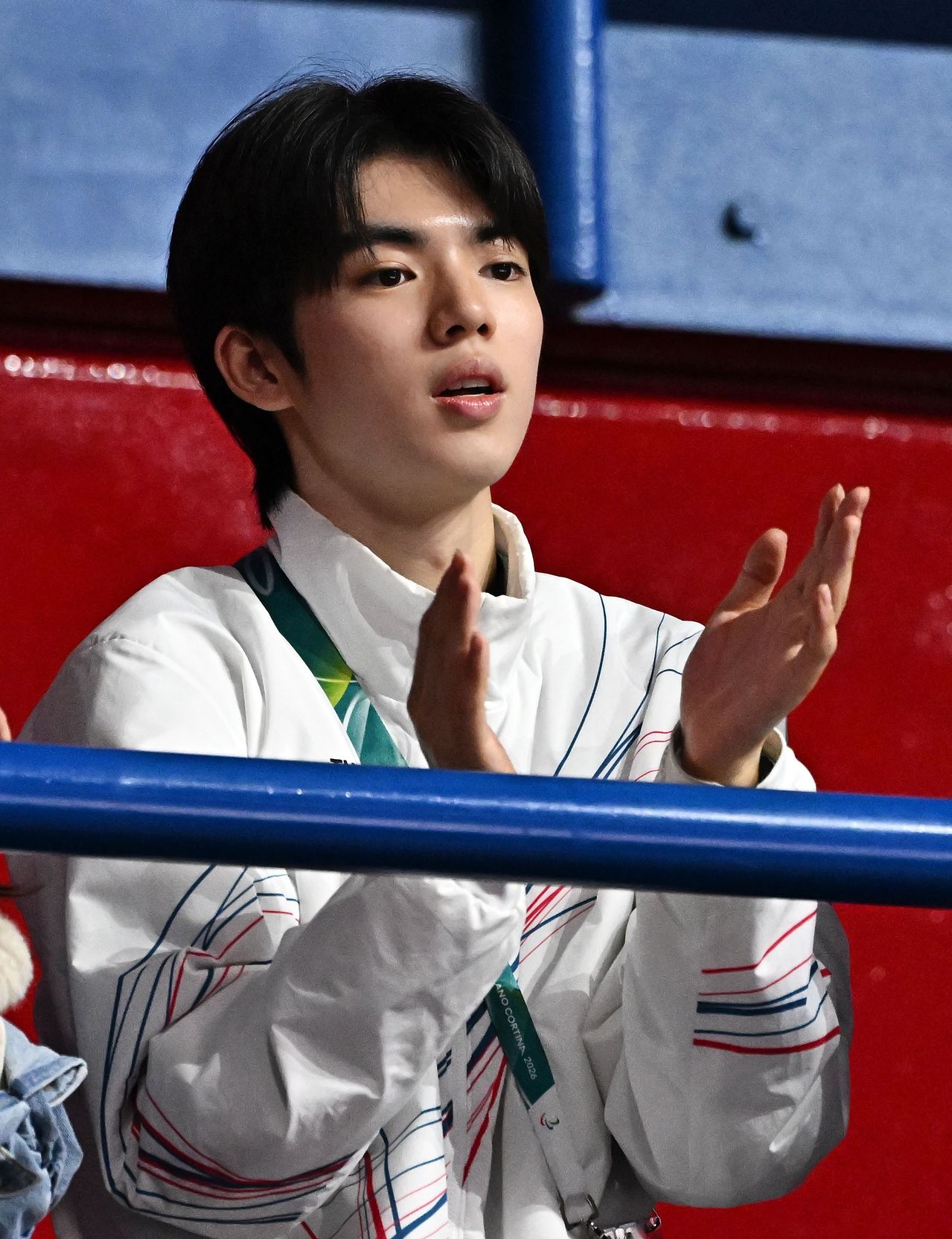 15일 열린 쇼트트랙 경기를 관전하고 있는 차준환. 밀라노=김종호 기자