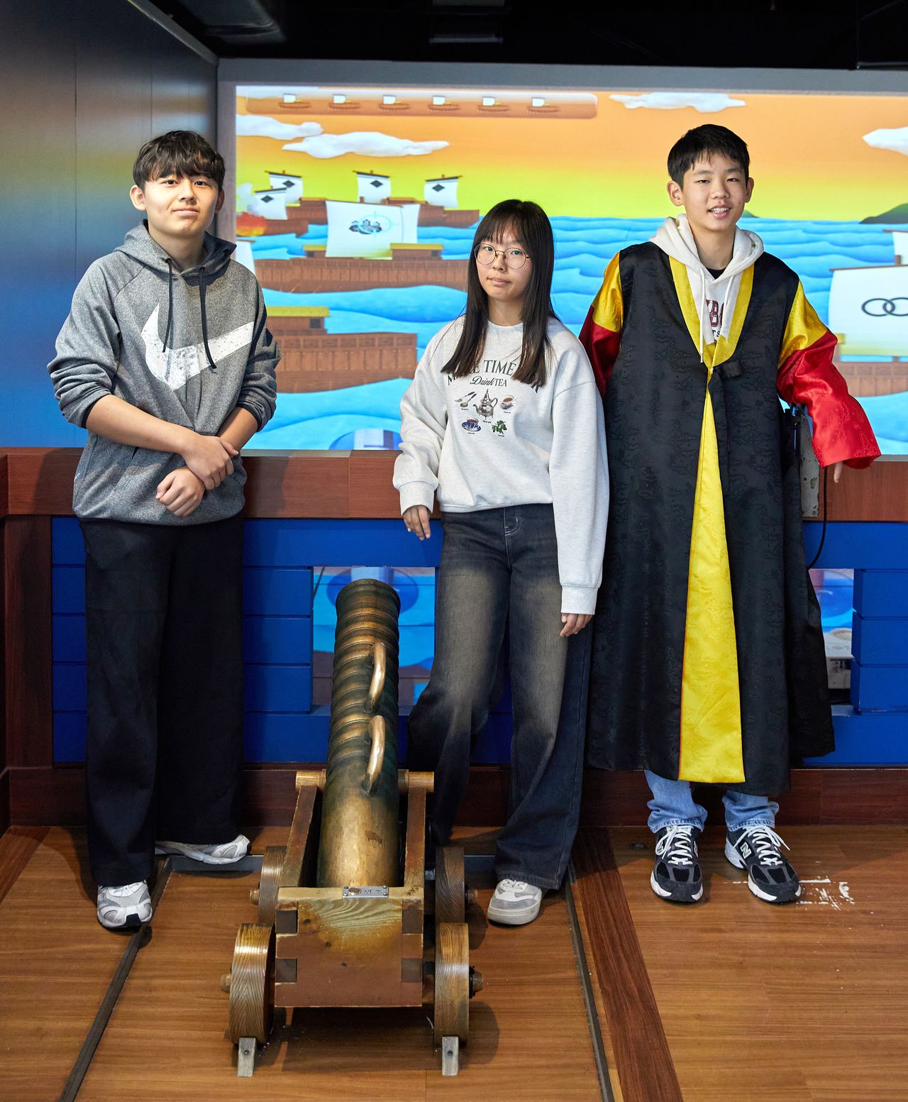 우리 주변에서부터 영웅 이순신과 인간 이순신에 대해 잘 알아볼 수 있는 장소를 찾아간 소중 학생기자단.