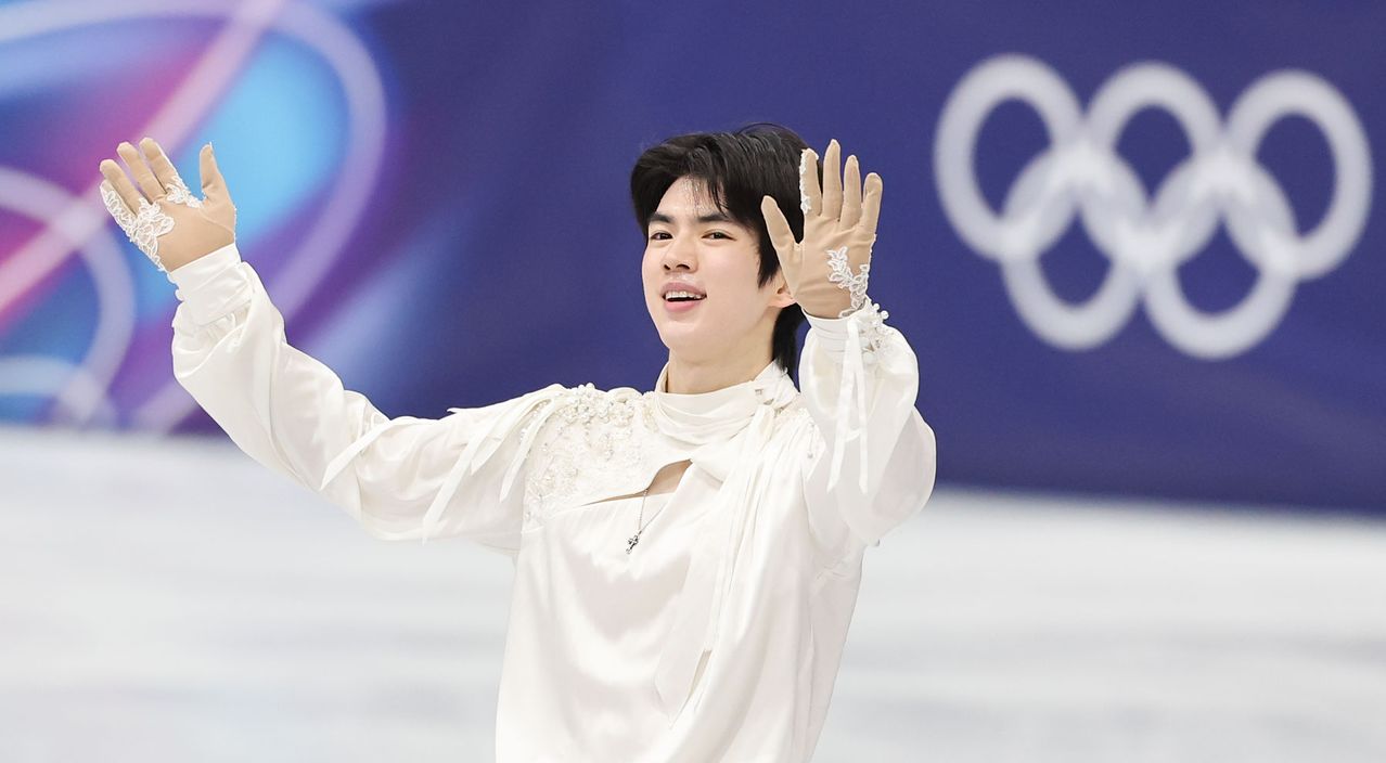 피겨 차준환이 13일(현지시간) 이탈리아 밀라노 아이스 스케이팅 아레나에서 열린 2026 밀라노 코르티나담페초 동계 올림픽 피겨스케이팅 남자 싱글 프리스케이팅에서 연기를 마친 뒤 관중에게 인사하고 있다. 김종호 기자 20260213