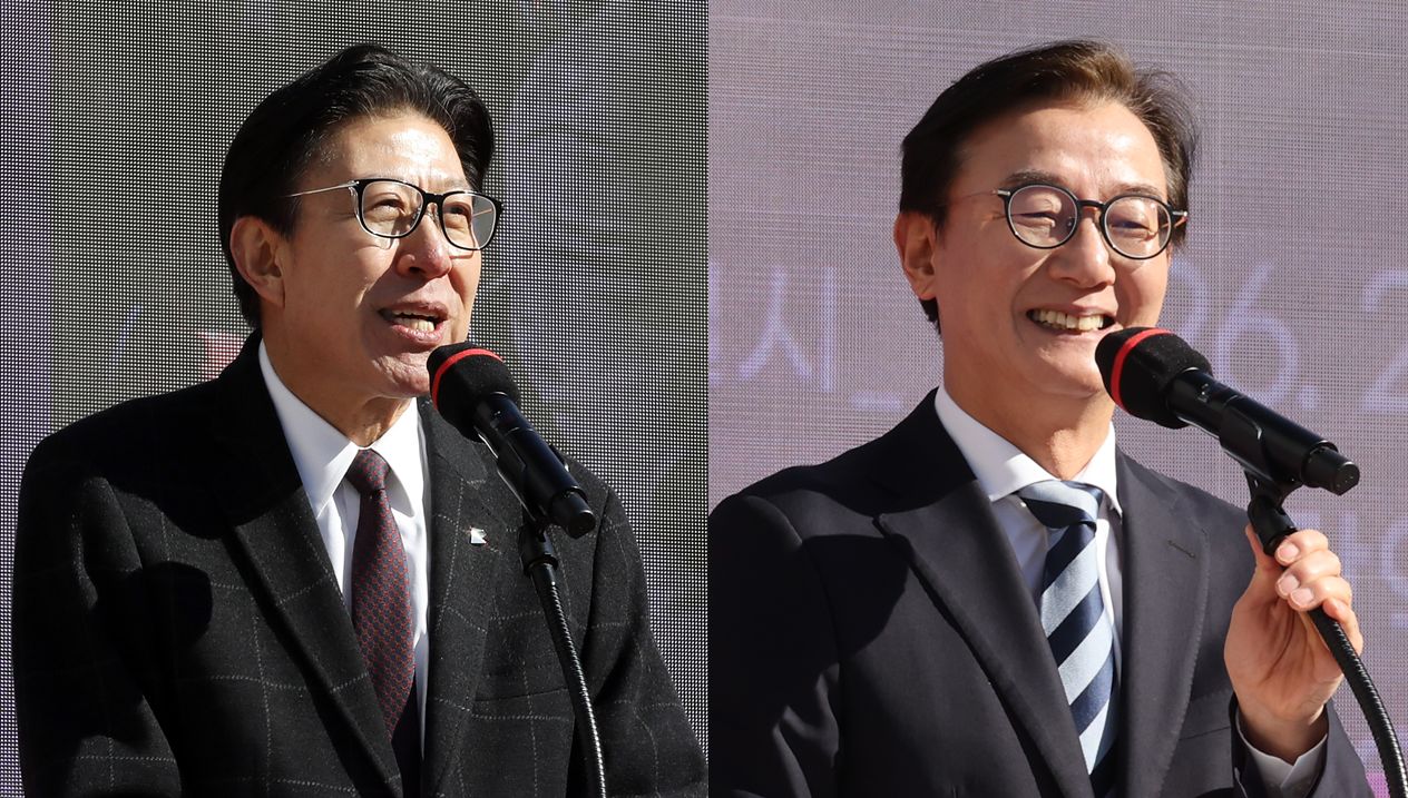 박형준 부산시장(왼쪽)과 전재수 더불어민주당 의원이 9일 오후 부산 북구 만덕IC 일원에서 열린 '만덕~센텀 도시고속화도로' 개통식에서 발언하고 있다. 뉴스1·송봉근 객원기자