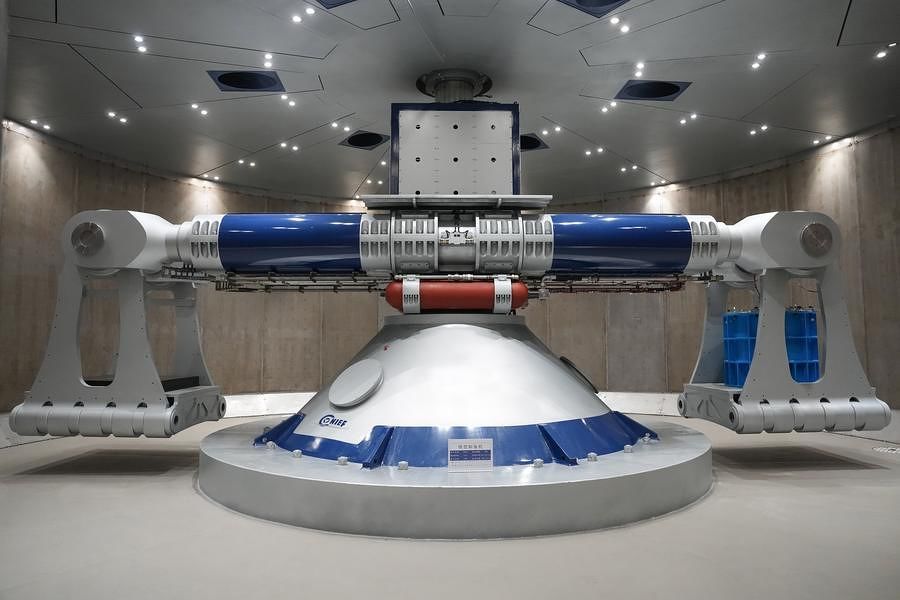 지난해 9월 29일 촬영한 초중력 원심분리 시뮬레이션 실험장치의 첫 번째 원심분리기 본체 'CHIEF1300'. 신화통신