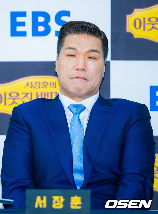 [OSEN=민경훈 기자] 16일 오전 서울 중구 프레스센터 서울 클럽홀에서 EBS ‘서장훈의 이웃집 백만장자’ 제작발표회가 열렸다.올 상반기 많은 사랑을 받았던 EBS ‘서장훈의 이웃집 백만장자’가 17일(수) 정규 편성으로 돌아온다. 이번에는 MC장예원과 호흡을 맞추며 다양한 분야의 ‘백만장자’들을 만나 이야기를 나눌 것으로 기대를 모으고 있다.MC 서장훈이 기자간담회에 임하고 있다. 2025.09.16 /rumi@osen.co.kr