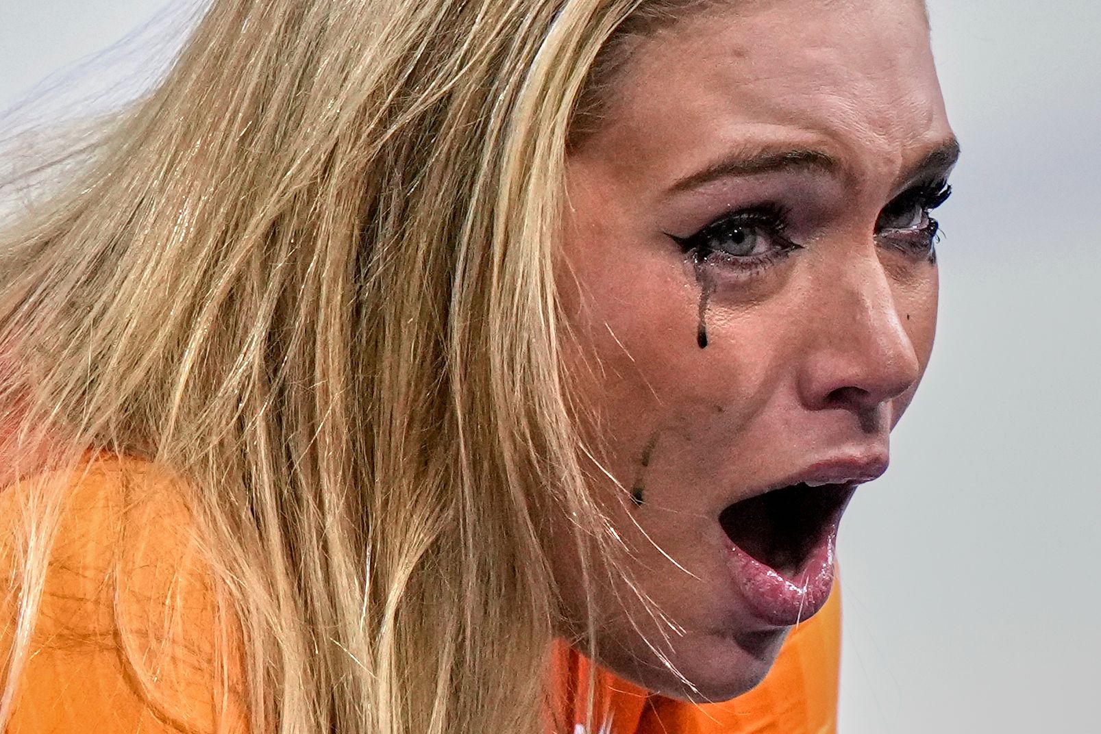 우승 직후 눈물을 흘려 눈화장이 번진 레이르담. AP=연합뉴스