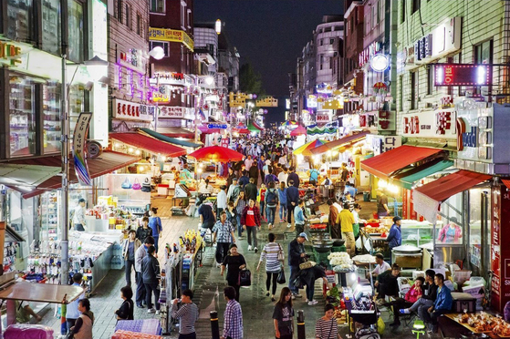 경기 안산시 원곡동 ‘다문화음식거리’ 풍경. 연합뉴스