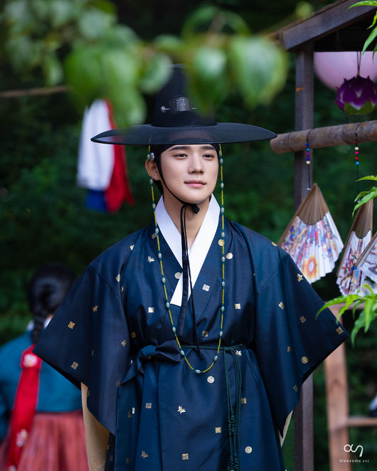 어썸이엔티 제공