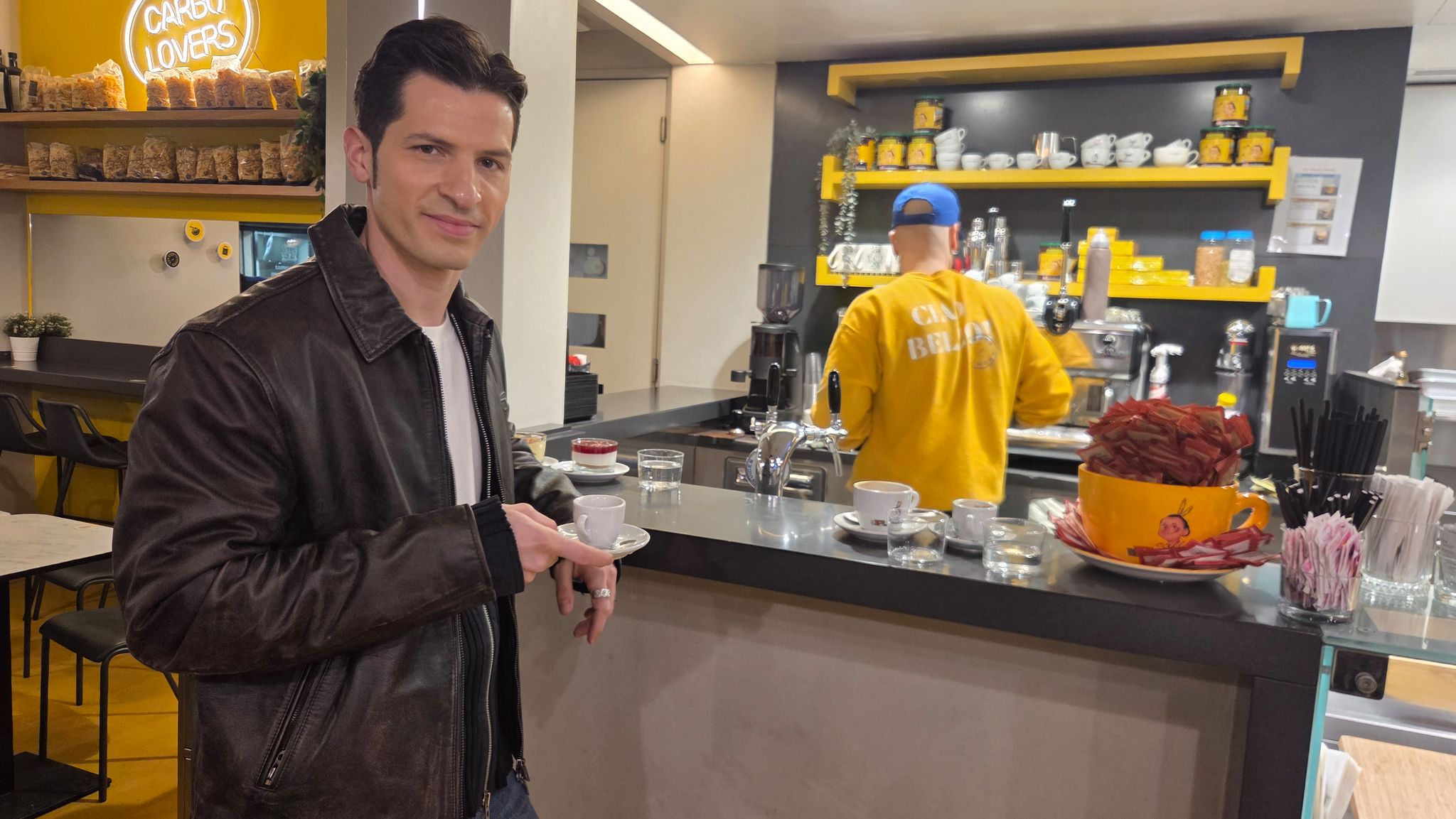 밀라노에서 에스프레소를 마시는 알베르토. 박린 기자