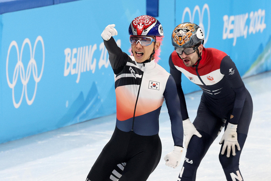 2022 베이징동계올림픽 쇼트트랙 남자 5000m 계주 준결승에서 안쪽 추월을 선보이며 결승행을 이끈 곽윤기. 김경록 기자