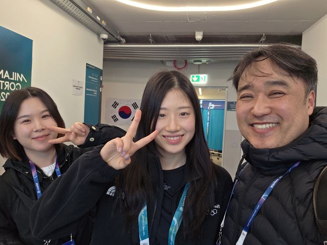 [사진] 이해인 선수와 이승재 교수, 한수진 학생 / 디제이매니지먼트 제공