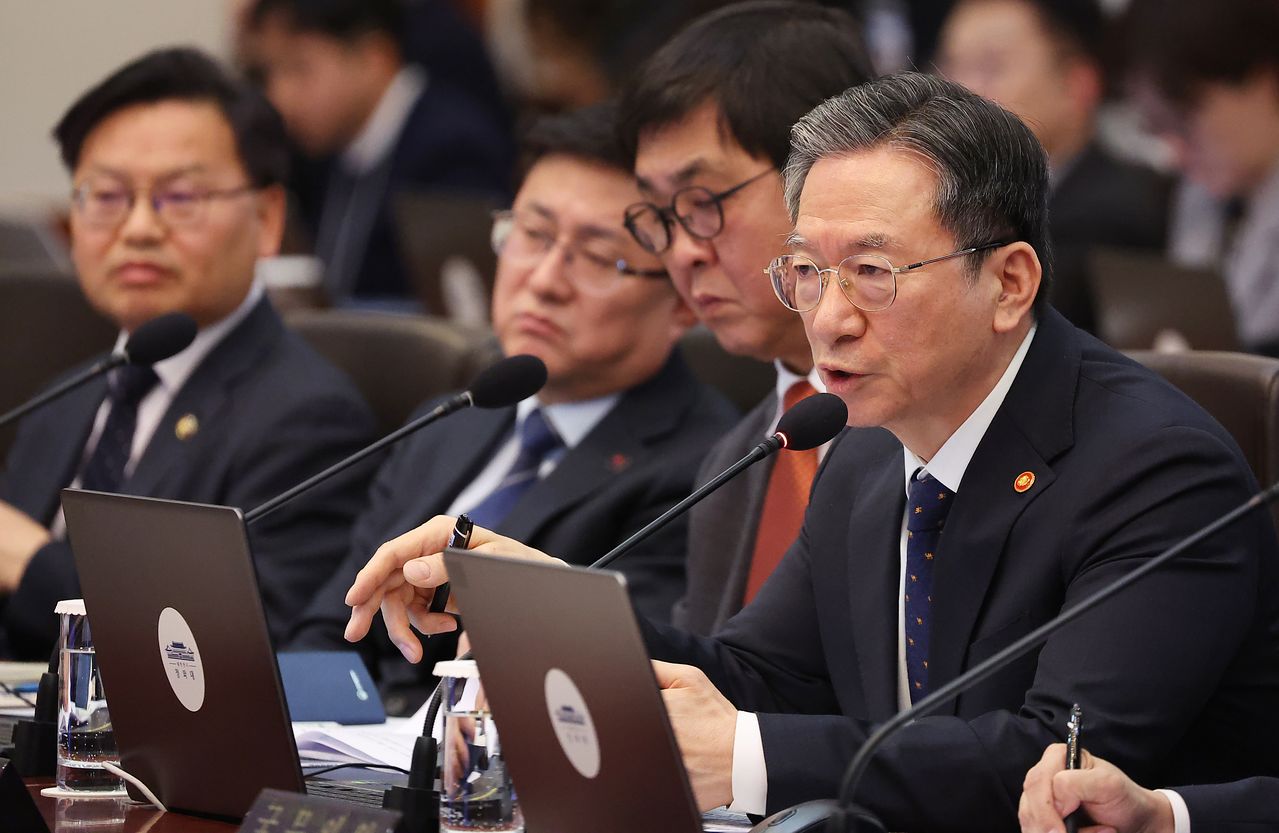 정성호 법무부 장관이 10일 청와대에서 열린 국무회의에서 발언을 하고 있다. 뉴스1