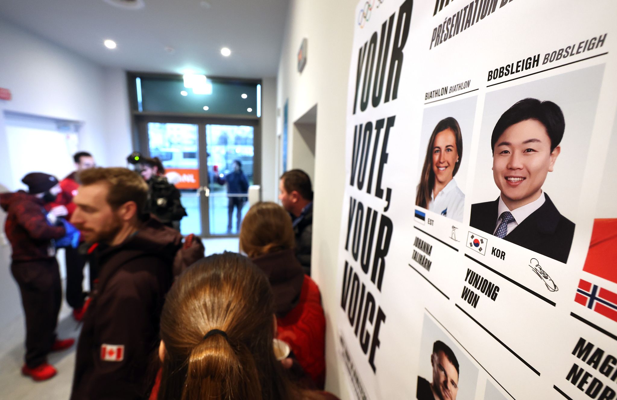 원윤종 후보자의 프로필이 인쇄된 IOC 선수위원 선거 홍보 인쇄물. 뉴스1