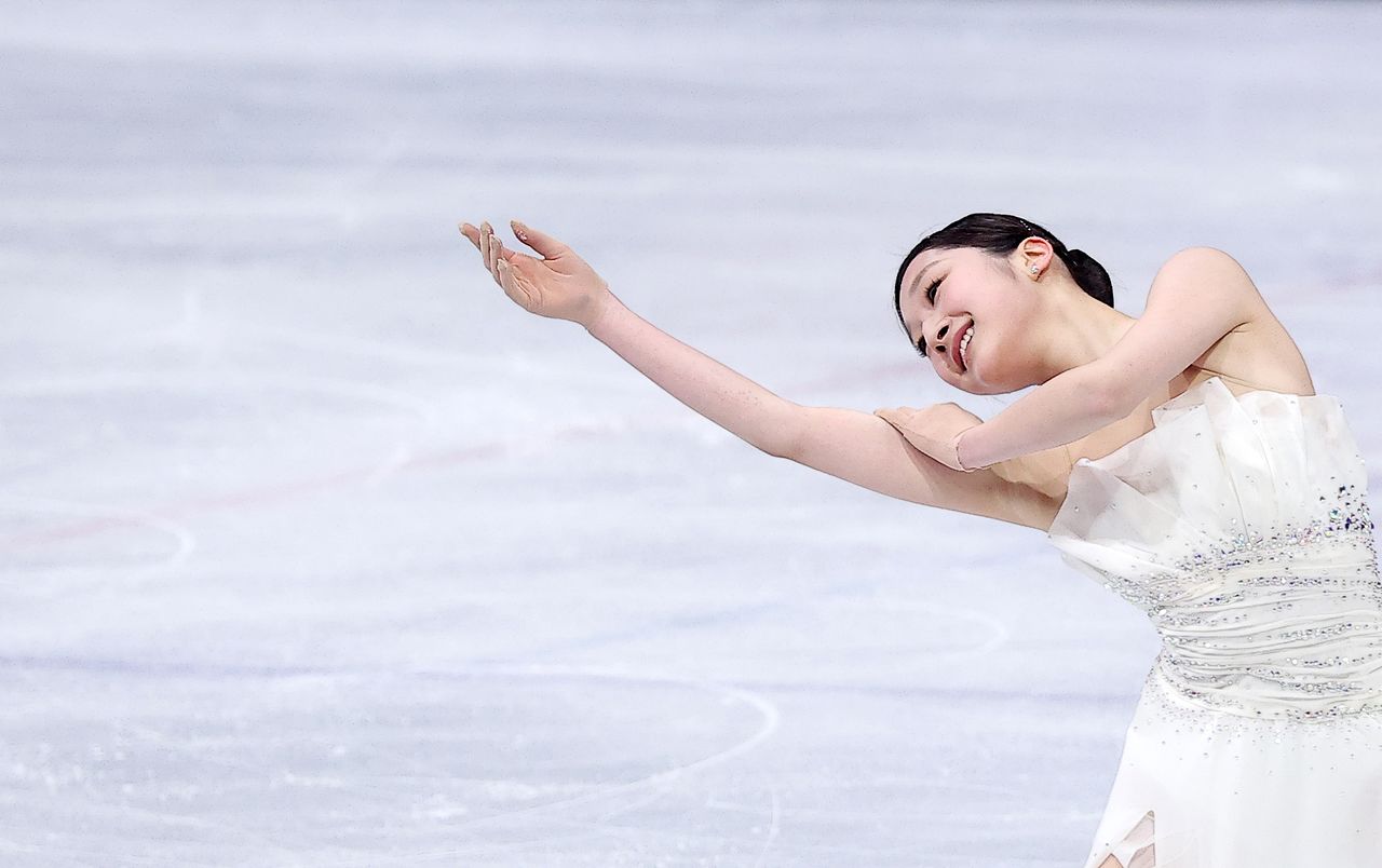  신지아가 20일(한국시간) 이탈리아 밀라노 아이스스케이팅 아레나에서 열린 2026 밀라노·코르티나담페초 동계올림픽 피겨 스케이팅 여자 싱글 프리 스케이팅에서 연기를 펼치고 있다. 뉴스1