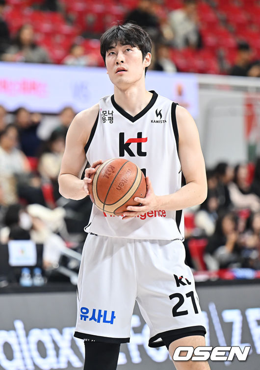 [OSEN=울산, 이석우 기자] 수원 KT 이두원 033 2025.12.27 / foto0307@osen.co.kr