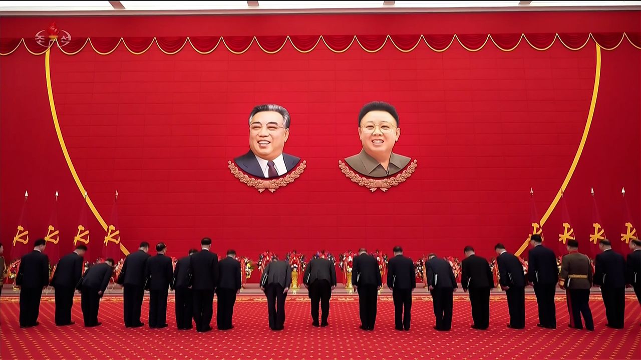 북한은 지난 19일 평양 4·25문화회관에서 김정은 국무위원장이 참석한 가운데 노동당 제9차 대회를 개막했다고 조선중앙TV가 20일 보도했다. 연합뉴스