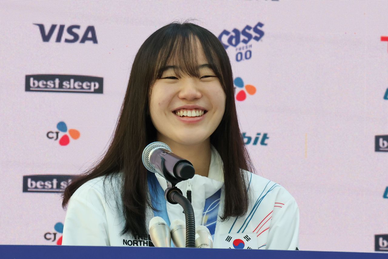 스노보드 여자 빅에어 동메달리스트 유승은이 20일(현지시간) 이탈리아 밀라노의 빌라 네키 캄필리오에 마련된 코리아하우스에서 기자회견을 하고 있다. 김종호 기자 20260220