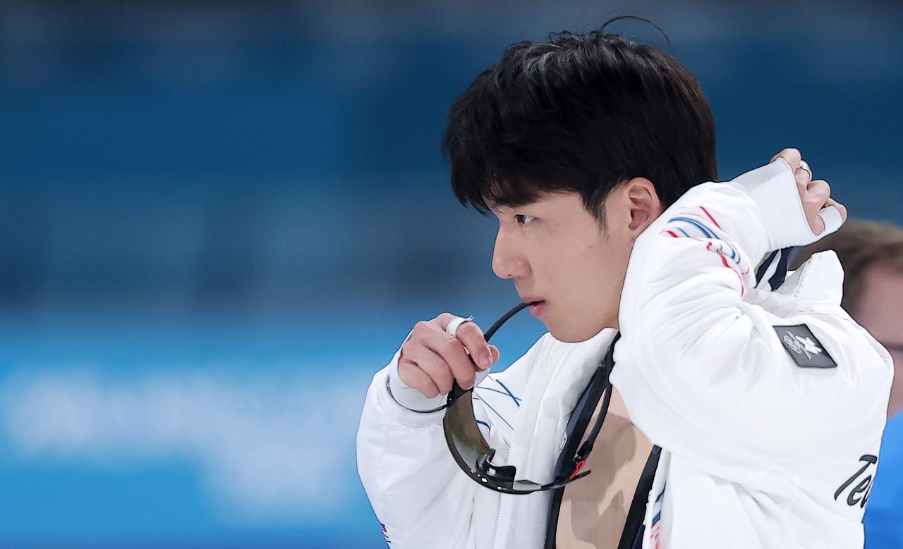 (밀라노=뉴스1) 김성진 기자 = 스피드스케이팅 정재원이 19일(현지시간) 이탈리아 밀라노 스피드스케이팅 스타디움에서 열린 스피드 스케이팅 남자 1500m에 출전하고 있다. 2026.2.20/뉴스1